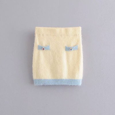 Small fragrant diamond buttoned fur skirt