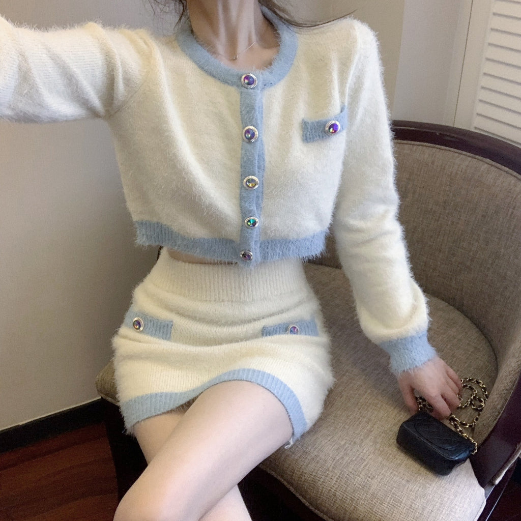Small fragrant diamond buttoned fur skirt