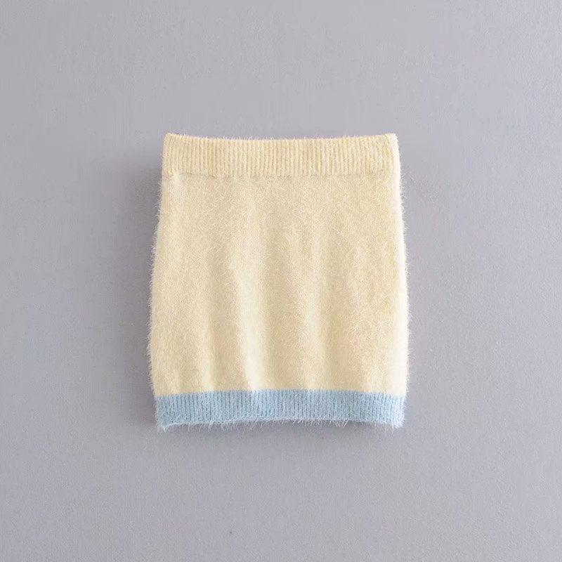 Small fragrant diamond buttoned fur skirt